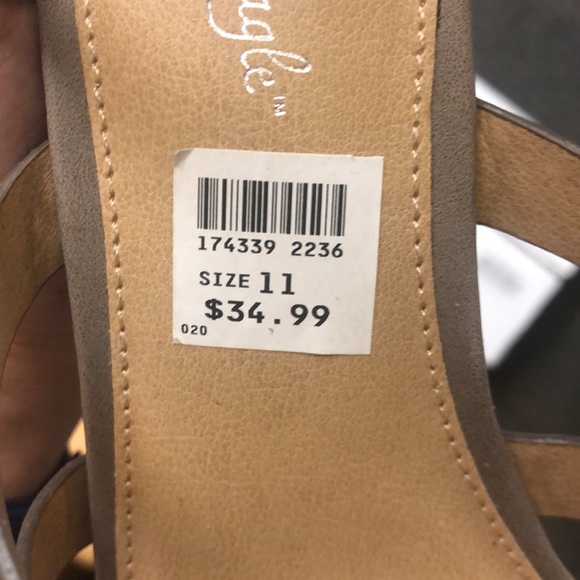 Strappy Block Heels - Picture 4 of 4